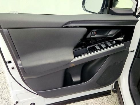 Used 2023 Subaru Solterra AWD image 10