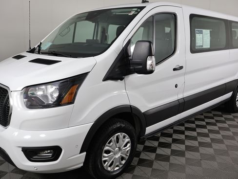 Used 2023 Ford Transit 350 XLT image 10