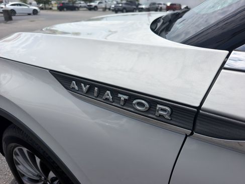 Used 2022 Lincoln Aviator Reserve AWD/4WD image 8