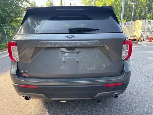 Used 2024 Ford Explorer XLT w/ Equipment Group 202A RWD image 6