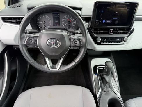 Used 2025 Toyota Corolla SE FWD image 12