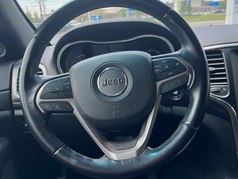 Used 2020 Jeep Grand Cherokee Laredo AWD/4WD image 9