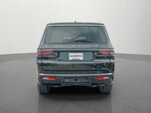 Used 2024 Jeep Wagoneer Series II w/ Flexible Seating Group image 6