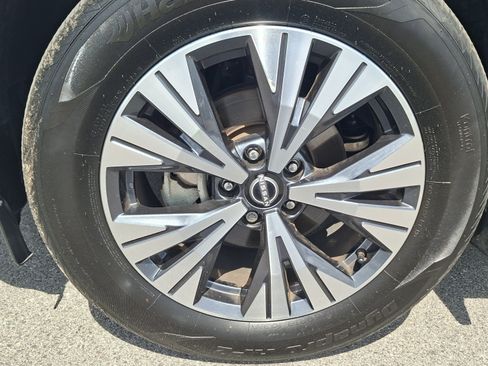 Used 2023 Nissan Rogue SV FWD image 24