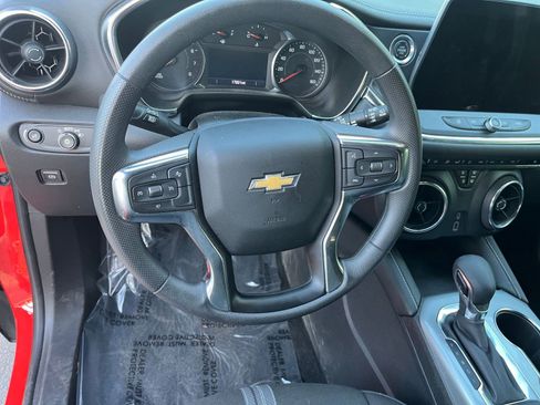 Used 2025 Chevrolet Blazer LT FWD image 29