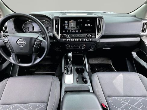 Used 2025 Nissan Frontier SV RWD image 16