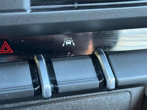 Used 2023 Chevrolet Colorado Trail Boss image 22