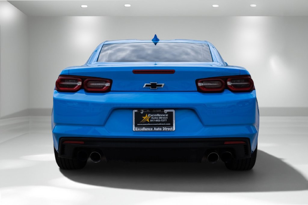 Used 2023 Chevrolet Camaro LT w/ Technology Package RWD image 7