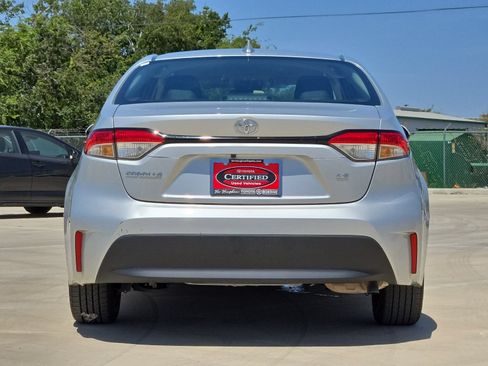 Certified 2025 Toyota Corolla LE FWD image 4
