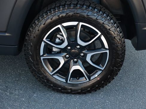 Used 2024 Jeep Compass Trailhawk AWD/4WD image 10