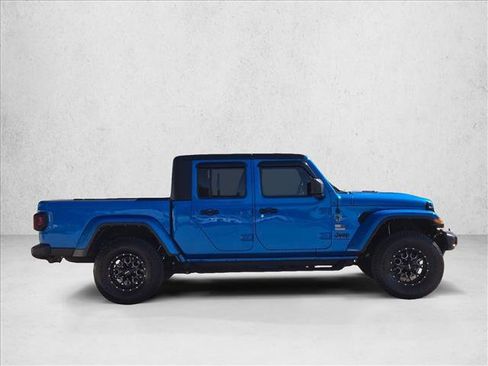 Used 2022 Jeep Gladiator Sport image 4