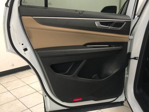 Used 2024 Volkswagen Atlas Cross Sport SE FWD image 10
