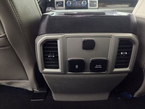 Used 2020 Ford F150 Lariat image 28