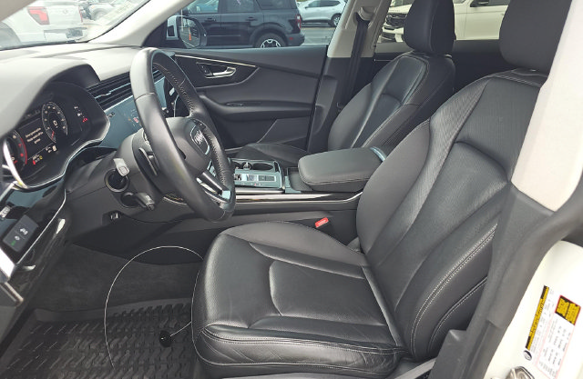Used 2019 Audi Q8 Premium Plus w/ Premium Plus AWD/4WD image 7