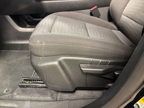 Used 2026 Chevrolet Equinox LT FWD image 23