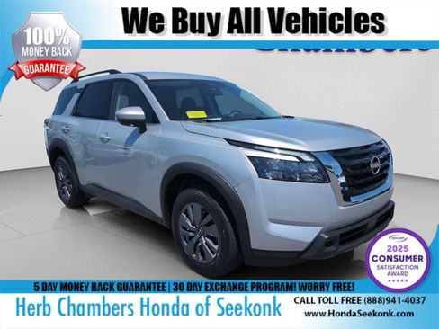 Used 2025 Nissan Pathfinder SV AWD/4WD image 1