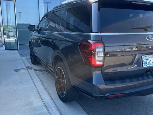 Used 2023 Ford Expedition Limited AWD/4WD image 6