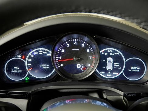 Certified 2023 Porsche Cayenne AWD/4WD image 24