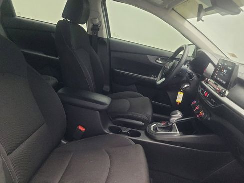Used 2021 Kia Forte LXS FWD image 21