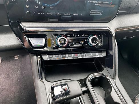 Used 2024 GMC Sierra 1500 AT4 w/ Technology Package image 49