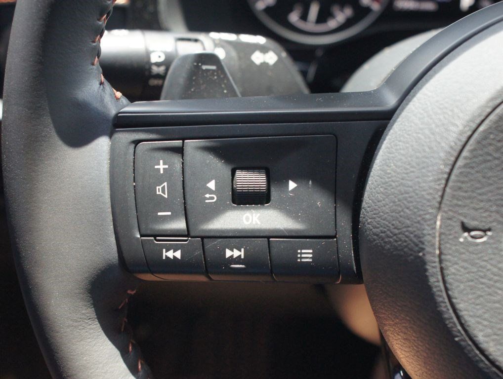 Used 2025 Nissan Pathfinder Rock Creek AWD/4WD image 9