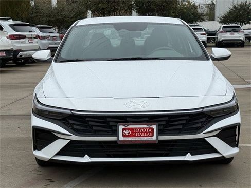 Used 2024 Hyundai Elantra SEL image 6
