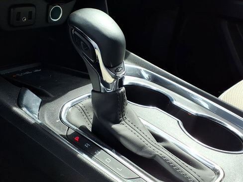 Used 2023 Chevrolet Traverse LT image 14