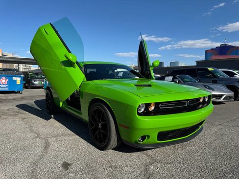 Used 2017 Dodge Challenger GT w/ Driver Convenience Group AWD/4WD image 7
