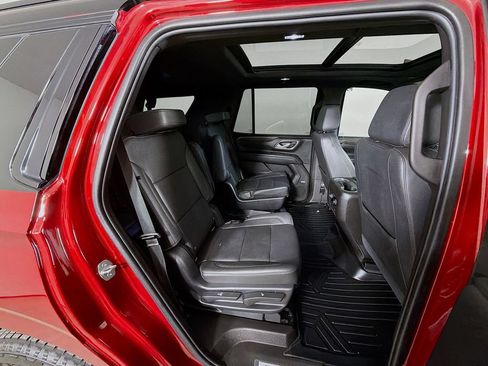 Used 2021 Chevrolet Tahoe Z71 w/ Luxury Package AWD/4WD image 26