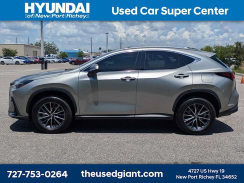 Used 2024 Lexus NX 250 FWD w/ Towing Package (2000 Lbs) image 2