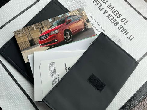 Used 2019 Dodge Grand Caravan SXT FWD image 32