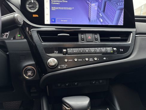 Used 2023 Lexus ES 250 w/ Premium Package image 30