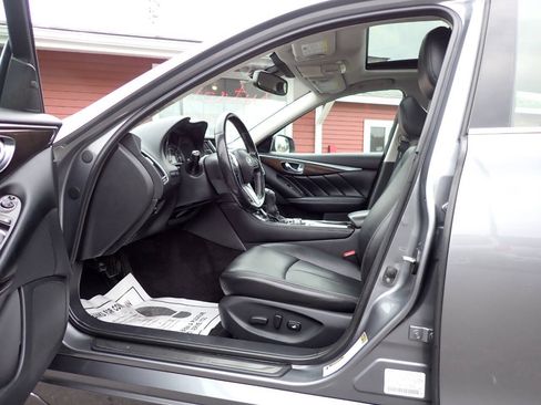 Used 2018 INFINITI Q50 Luxe w/ Essential Package (3.0T Luxe) AWD/4WD image 7