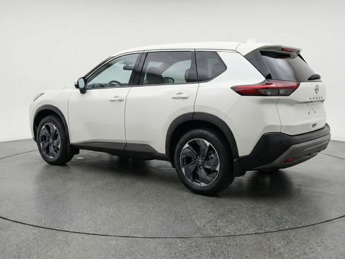 Used 2025 Nissan Rogue SV image 6
