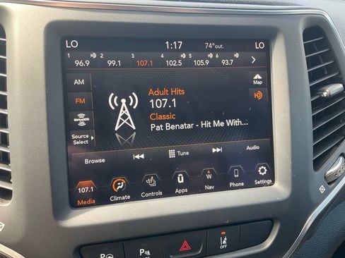 Certified 2023 Jeep Cherokee Altitude Lux image 6