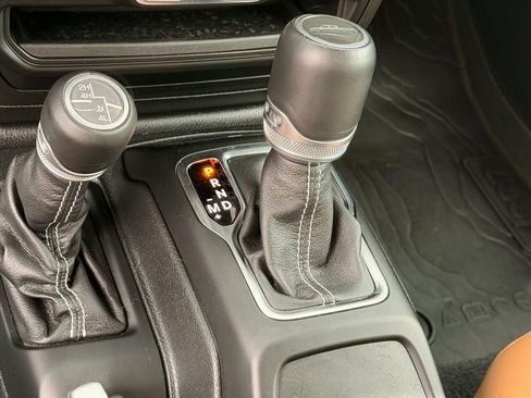 Used 2021 Jeep Gladiator Overland w/ Popular Equipment Package AWD/4WD image 49