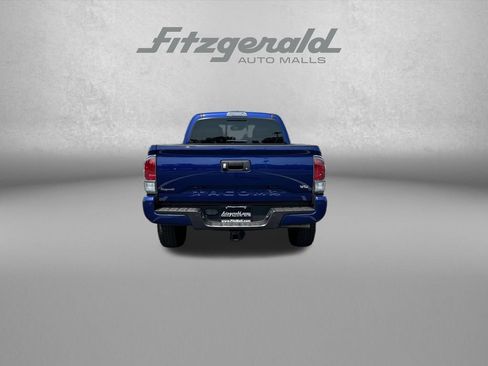 Used 2022 Toyota Tacoma TRD Off-Road w/ TRD Premium Off Road Package AWD/4WD image 7