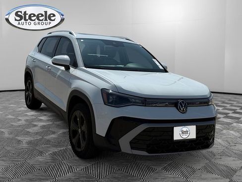 New 2025 Volkswagen Taos SEL image 7