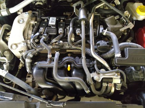 Used 2025 Nissan Sentra SV FWD image 30