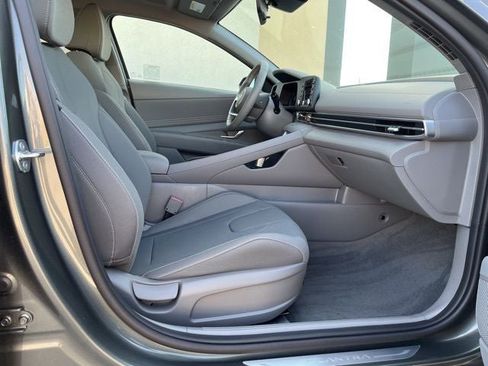 New 2026 Hyundai Elantra Sport image 33