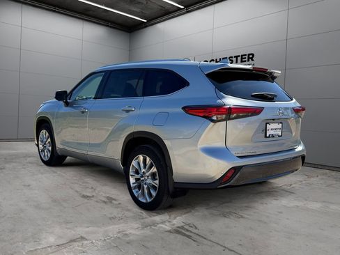 Used 2023 Toyota Highlander Limited AWD/4WD image 3