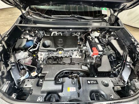 Used 2021 Toyota RAV4 LE image 32
