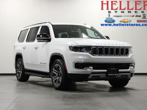 Used 2024 Jeep Wagoneer Series II w/ Flexible Seating Group AWD/4WD image 1