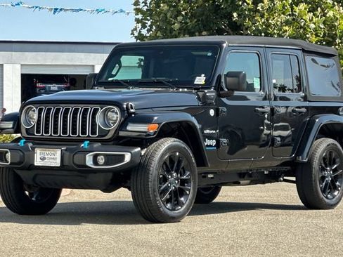 Used 2024 Jeep Wrangler Unlimited Sahara AWD/4WD image 8