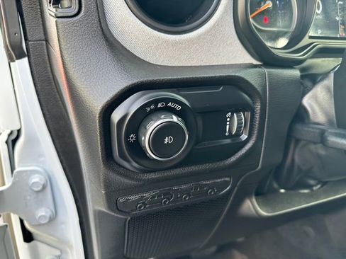 Used 2025 Jeep Wrangler Sport image 11