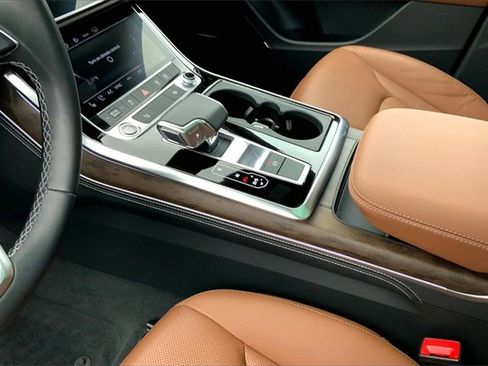 Certified 2025 Audi Q8 Premium Plus image 17