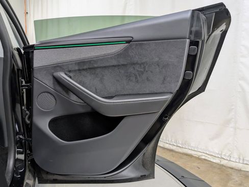 Used 2026 Tesla Model Y Premium image 28