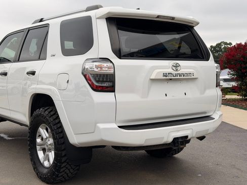 Used 2023 Toyota 4Runner SR5 Premium w/ Moonroof Package AWD/4WD image 6