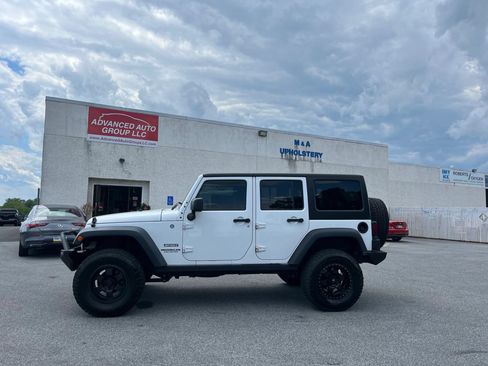 Used 2015 Jeep Wrangler Unlimited Sport w/ Quick Order Package 24S AWD/4WD image 5