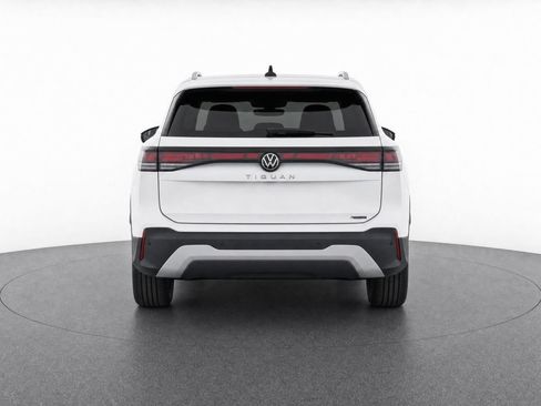 Certified 2025 Volkswagen Tiguan S w/ 18" Wheel Package AWD/4WD image 8
